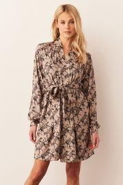Quinn Cloud Jersey Banded Short Robe in Chai