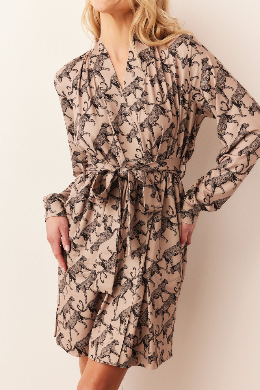 Quinn Cloud Jersey Banded Short Robe in Chai